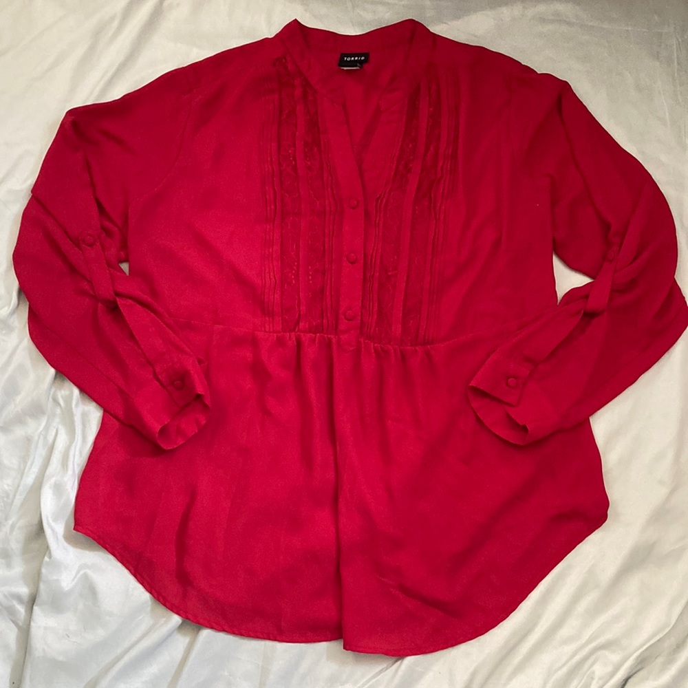 🚨Torrid red ruffle blouse size 2